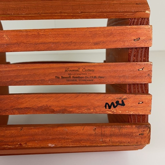 Cute Handcrafted Pumpkin 🎃 Basket Sawmill Critter - Picture 5 of 8